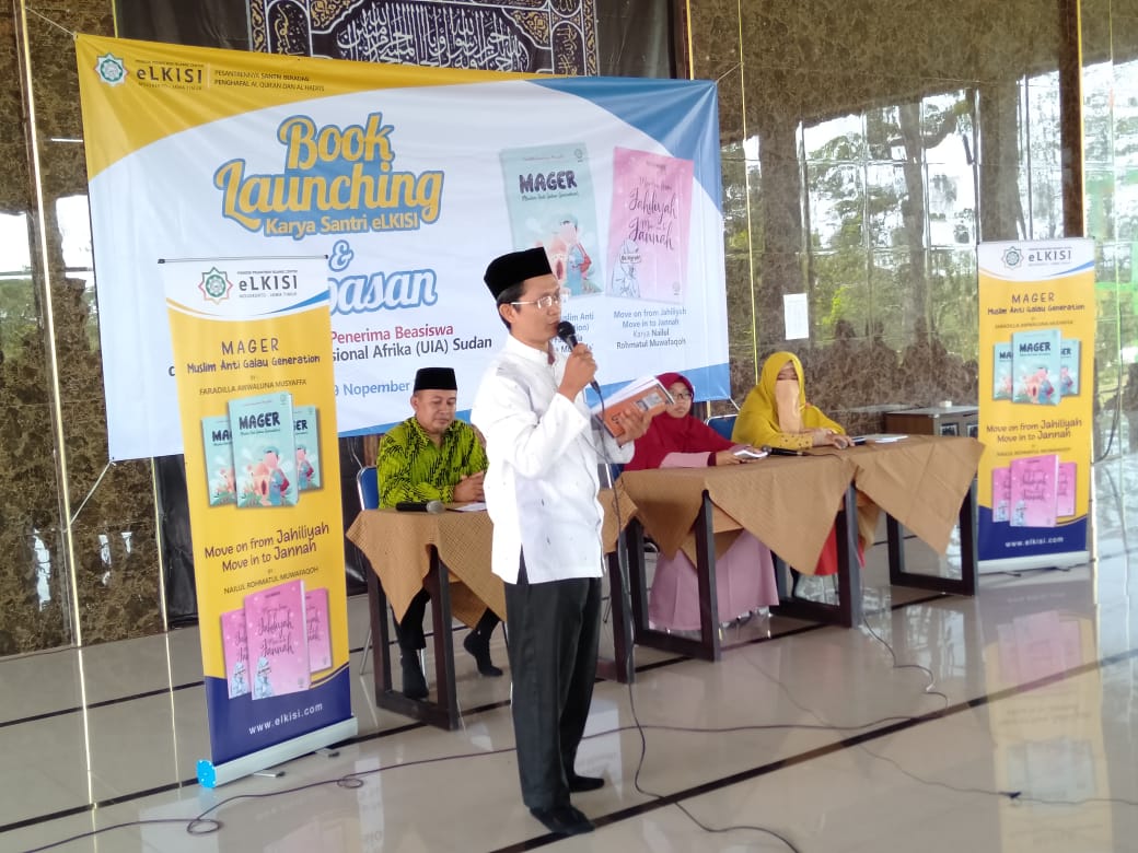 Foto Peluncuran dua buku karya santiwati elKISI Mojokerto