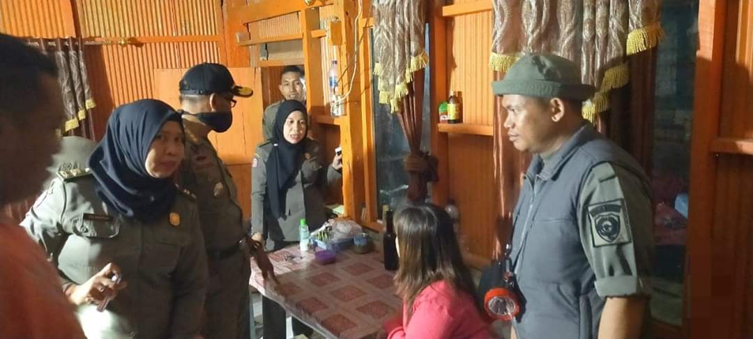 Foto Warung remang-remang di desa Labuaja, Kecamatan Cenrana Maros saat operasi Yustisi gabungan Satpol PP, TNI, dan Polri, Kamis (7/11/2019) dini hari.