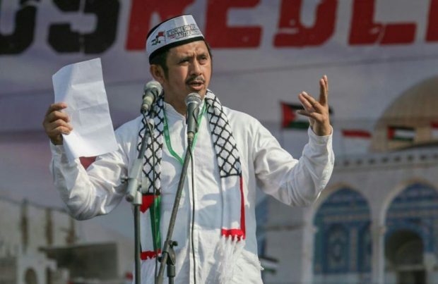 Foto Ketua Umum DPP Wahdah Islamiyah KH. Muhammad Zaitun Rasmin pada Aksi 511 mengimbau kepada negara-negara Islam termasuk Indonesia untuk menempuh langkah konkret hentikan kekejaman Zionis di Gaza.