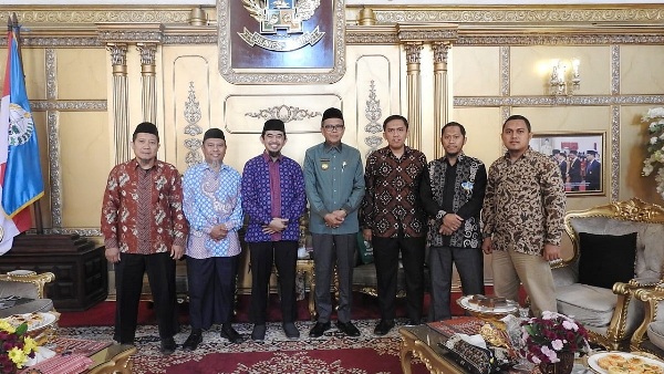 Silaturahmi Panitia Ummat Fest 2019 dan DPP Wahdah Islamiyah di Rumah Jabatan Gubernur Sulsel.