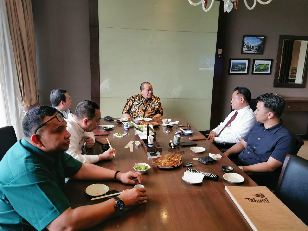 Foto Terkait sejumlah isu ketatanegaraan dan Rancangan Undang-Undang usulan dari DPD RI menjadi topik pembicaraan antara Ketua DPD RI LaNyalla Mahmud Mattalitti dan ahli tata negara Yusril Ihza Mahendra