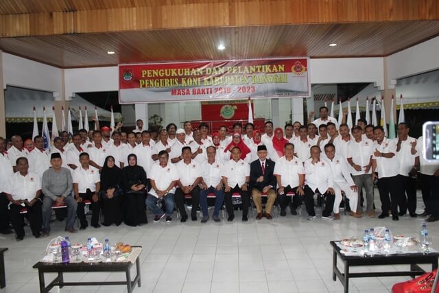 Foto Wakil Bupati Banggai H. Mustar Labolo menghadi pengukuhan dan pelantikan pengurus KONI Kabupaten Banggai 2019--2023, Senin (30/12/2019). Foto : KIB