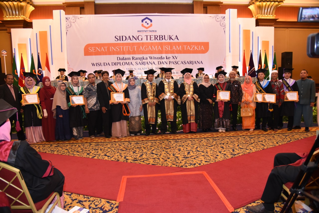 Foto Mahasiswa Penerima Bantuan Penelitian BI Jadi Mahasiswa Terbaik Institut Tazkia