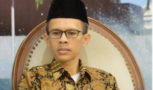 Foto Seskab Larang Presiden Berkunjung ke Kediri, Pengamat: Bukti Banyak Pejabat Masih Percaya Klenik, Ujang Komaruddin/ sumber foto: line
