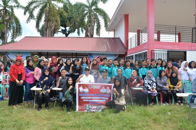Foto Bupati Herwin Yatim bersama Wakil Bupati Banggai Mustar Labolo pada kegiatan Launching Posyandu Remaja, Sabtu (1/2/2020). Foto : Humas Pemkab Banggai
