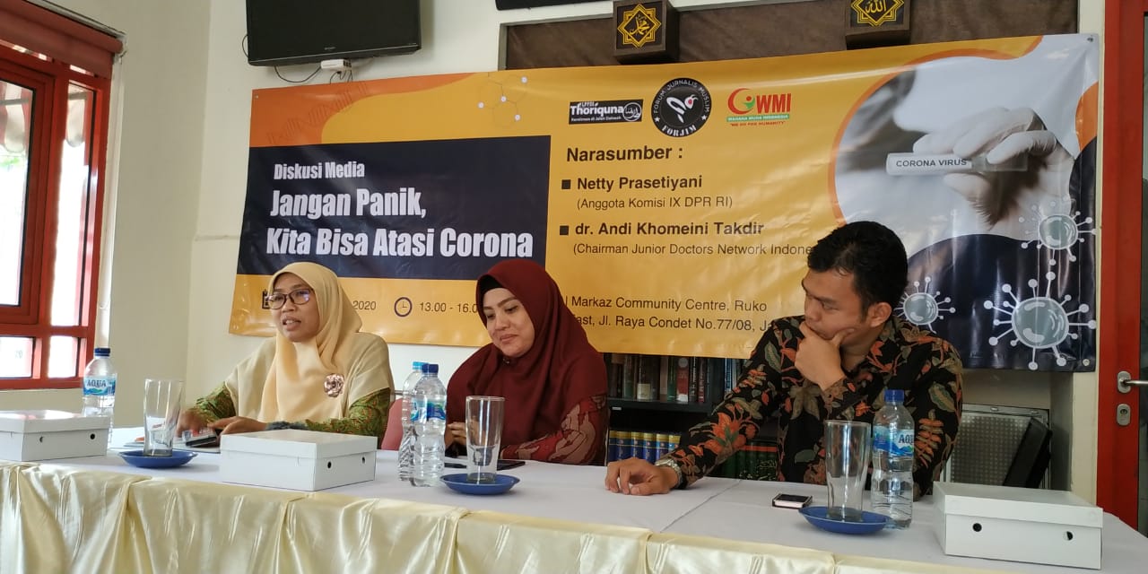 Foto Netty Prasetiyani (kiri).