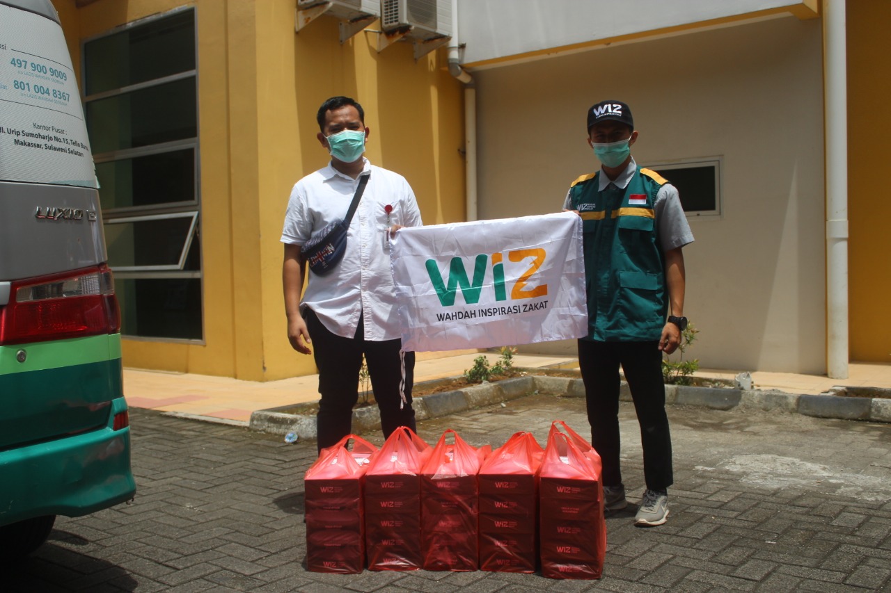 Foto Relawan WIZ, Siapkan Konsumsi Untuk Tenaga Medis Pejuang Corona. Foto: Net