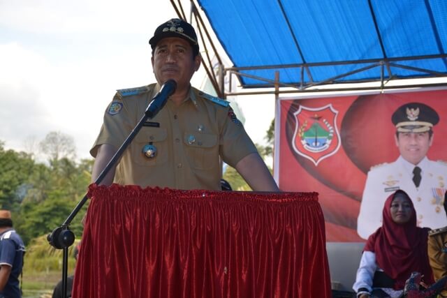 Foto Bupati Banggai H. Herwin Yatim saat menghadiri kegiatan kegiatan Musrenbang RKPD tahun 2021 dan Rembuk Stunting Kecamatan Moilong, Senin (2/3/2020). 