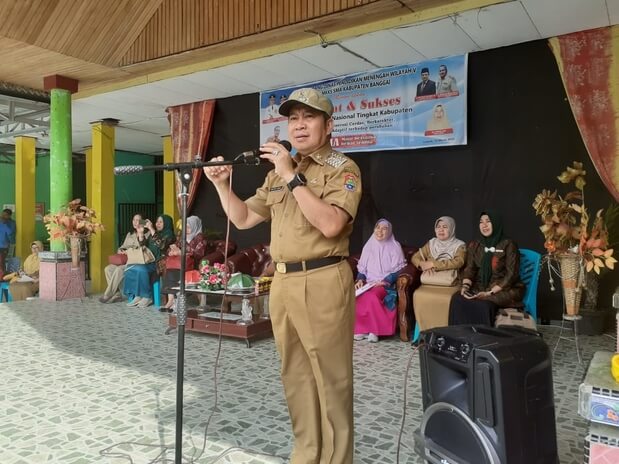Foto Wakil Bupati Banggai H. Mustar Labolo saat menghadiri Kompetisi Sains Nasional Tingkat 2020 Kabupaten Banggai, Selasa (10/3/2020), Foto : Diskominfo Banggai.