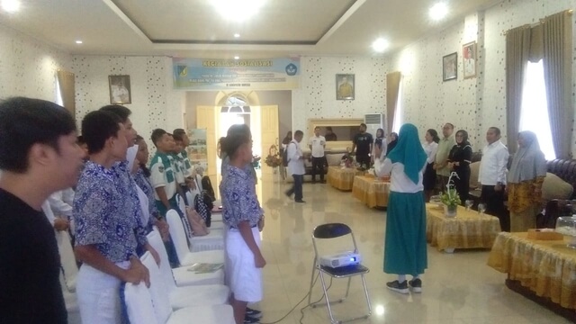 Foto Wakil Bupati Banggai H. Mustar Labolo saat hadiri sosialisasi perekrutan sekolah menengah atas negeri olaraga (SMANOR) Tadulako, di Rumah Jabatan Wakil Bupati Banggai, Rabu (11/03/2020). Foto : Humas Pemkab Banggai.