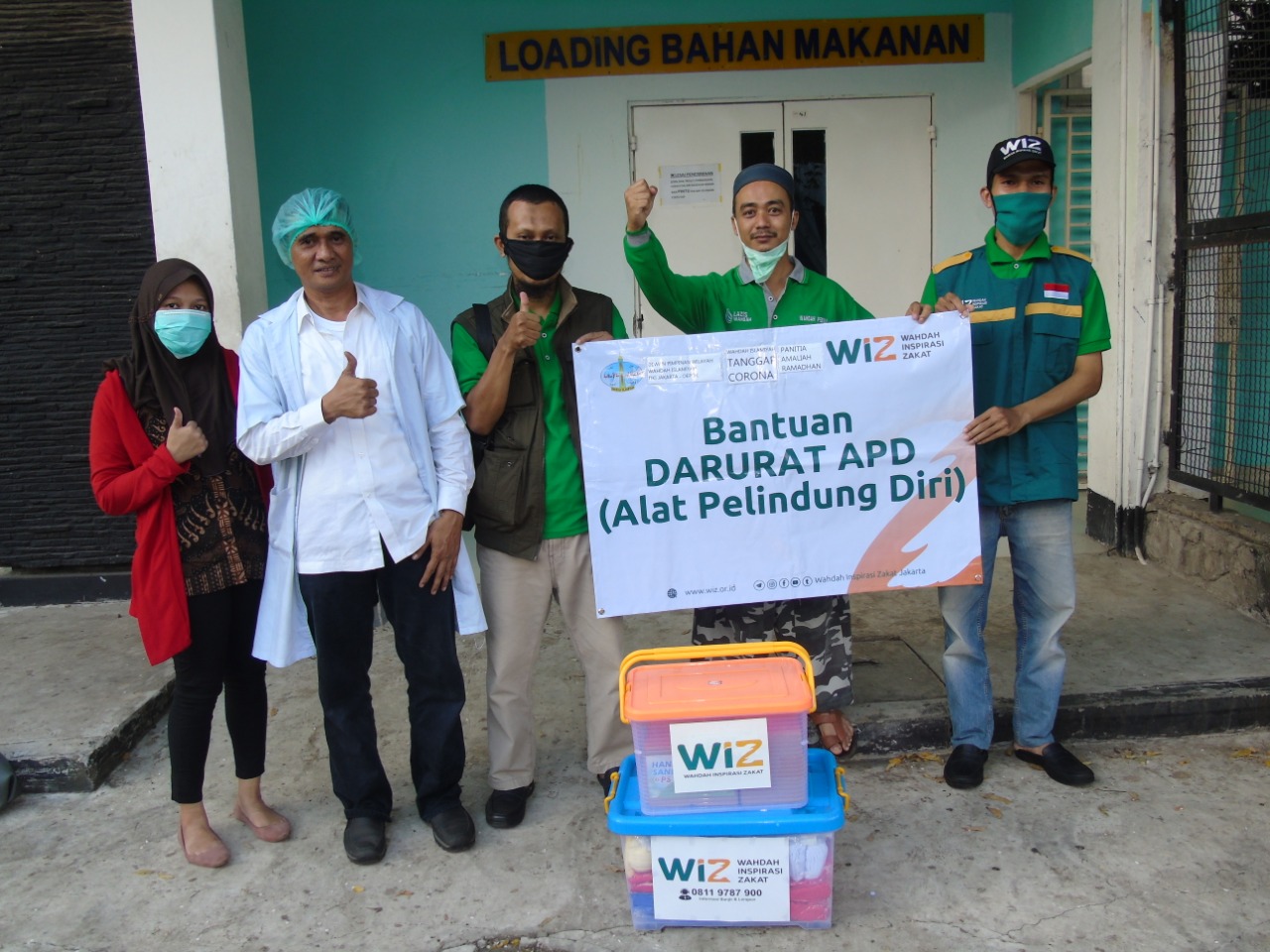 Foto WIZ Jakarta menyalurkan Alat Pelindung Diri (APD) untuk para ahli gizi yang bertugas menangani pasien Covid-19 di Rumah Sakit Cipto Mangunkusumo (RSCM) Jakarta, Ahad (3/5/2020). 