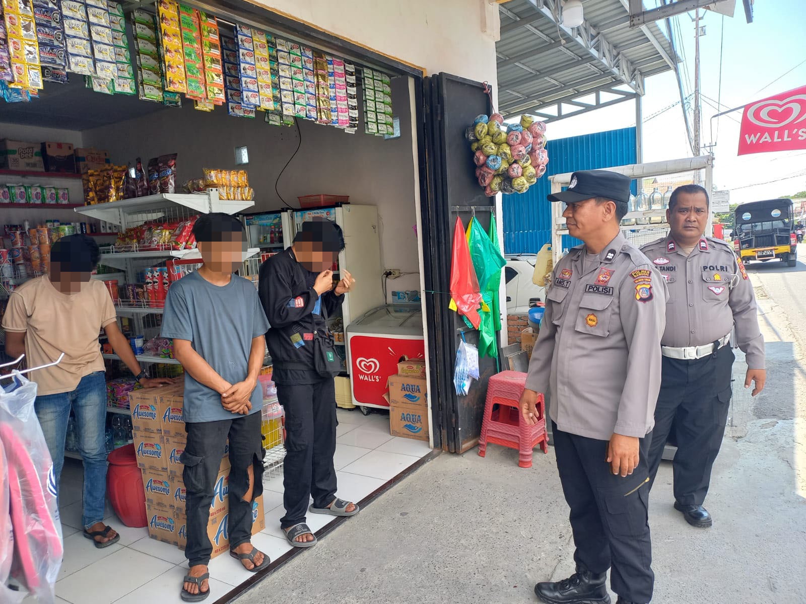 Polisi Amankan Tiga Pemuda Sedang Asyik Pesta Miras di SMKS PP Kosgoro Luwuk